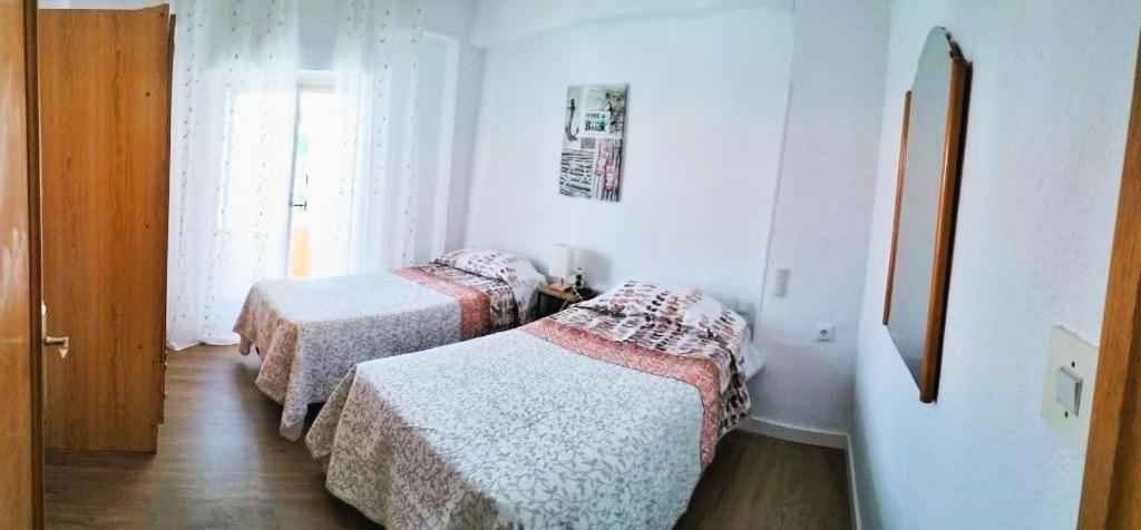 Ricardo Hostal Apartamento 3 Habitaciones Alicante Buitenkant foto