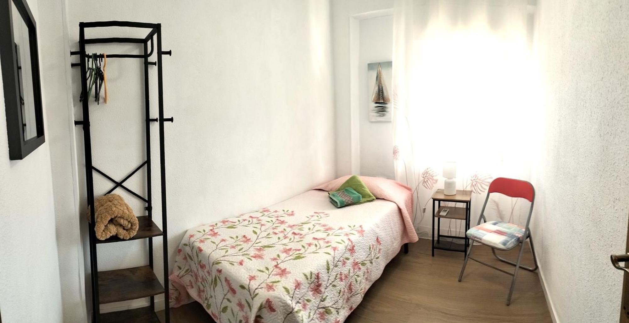 Ricardo Hostal Apartamento 3 Habitaciones Alicante Buitenkant foto