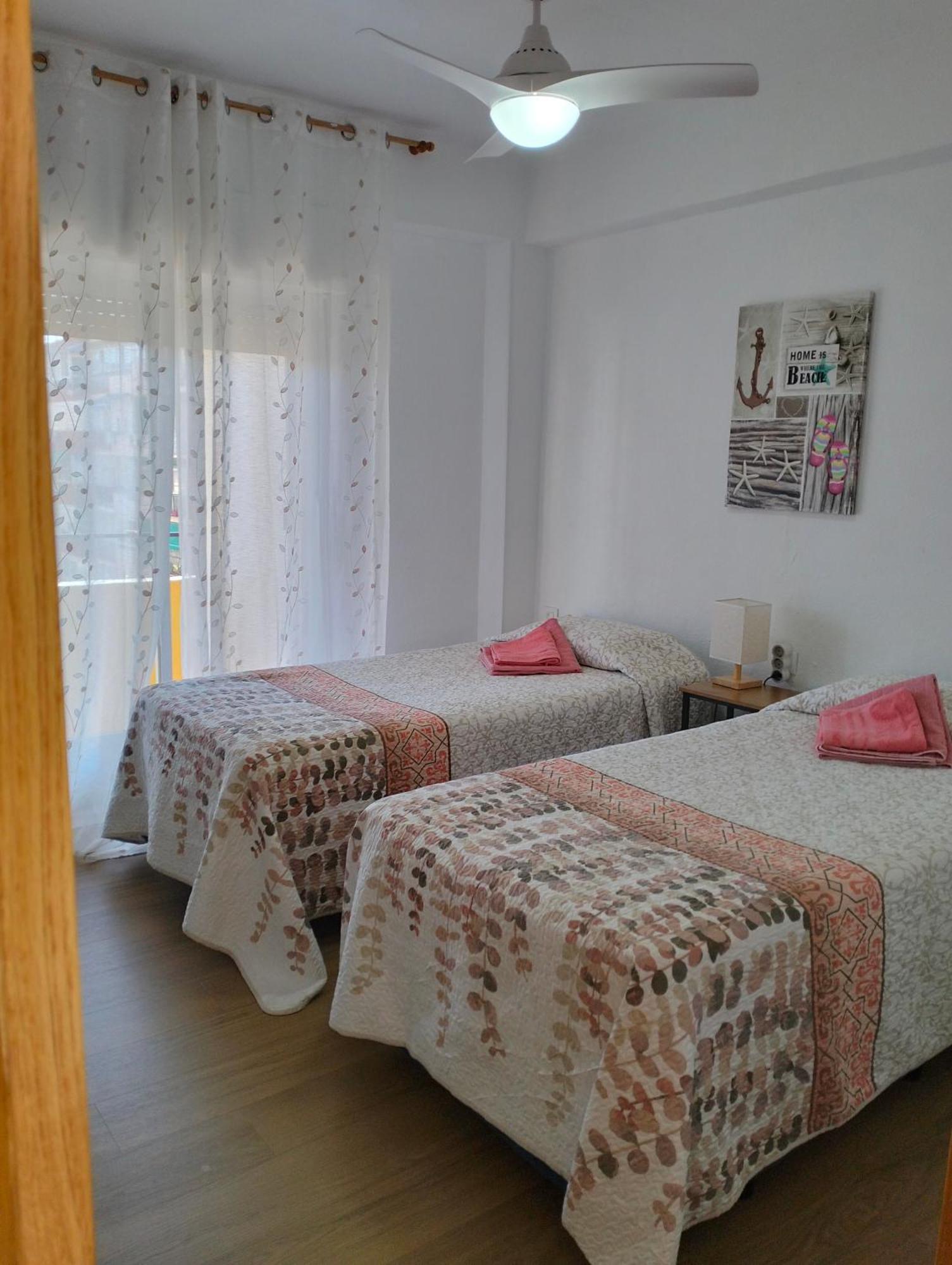 Ricardo Hostal Apartamento 3 Habitaciones Alicante Buitenkant foto