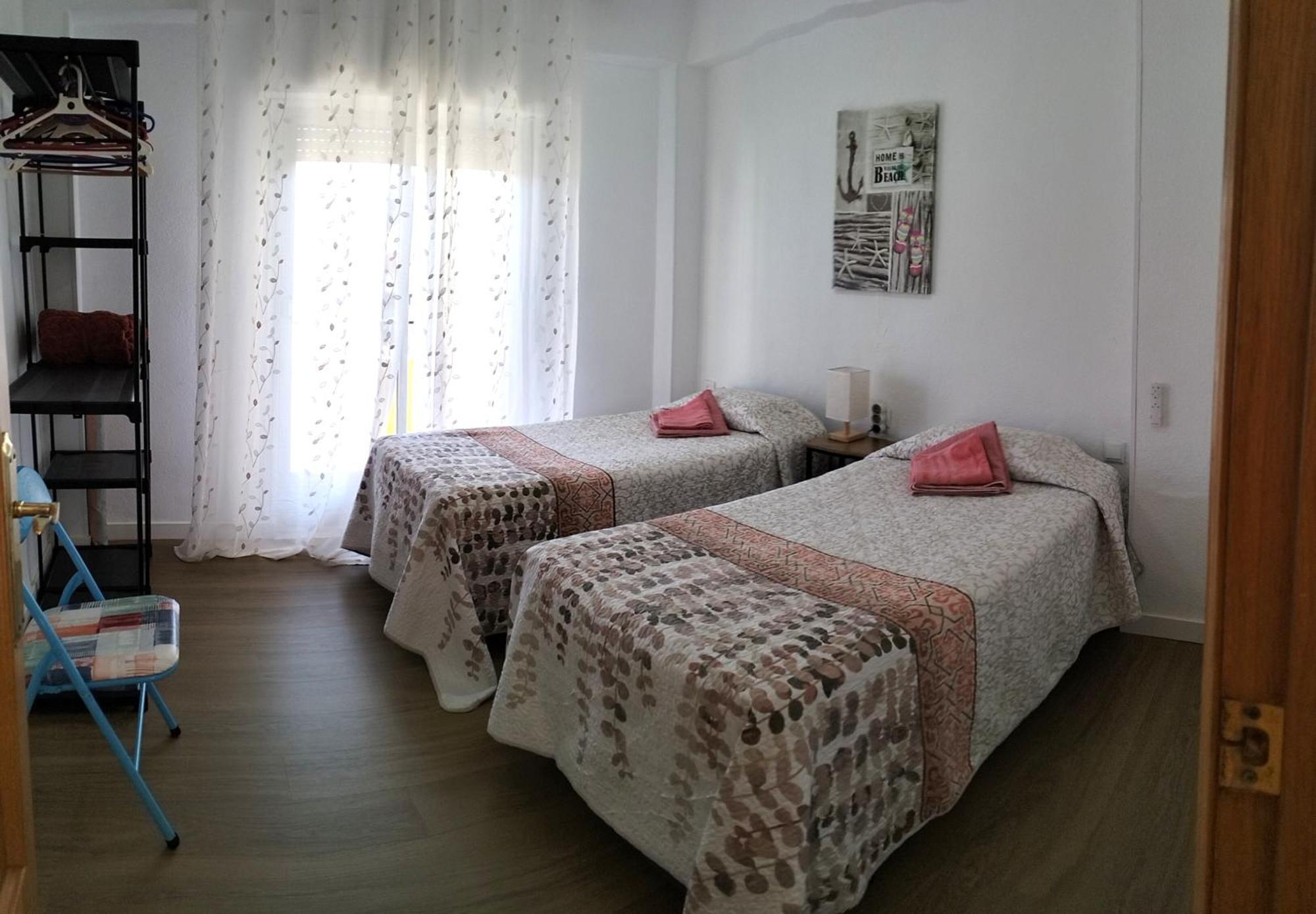 Ricardo Hostal Apartamento 3 Habitaciones Alicante Buitenkant foto